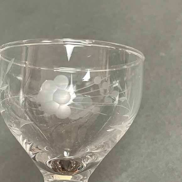 Wine Cordial Glasses Clear Glass Etched Flowers Stemmed 3 7/8" High Lot of 5 - Picture 5 of 6